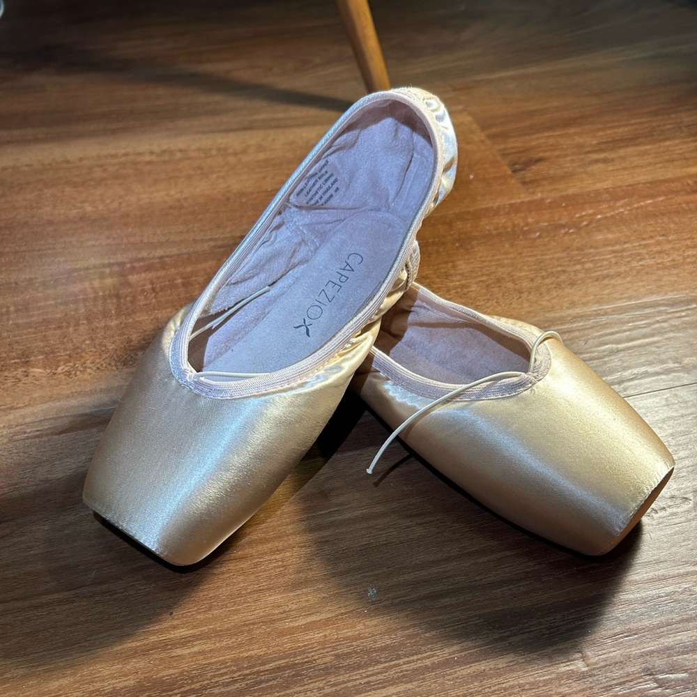 Brand new Capezio Donatella pointe shoes!